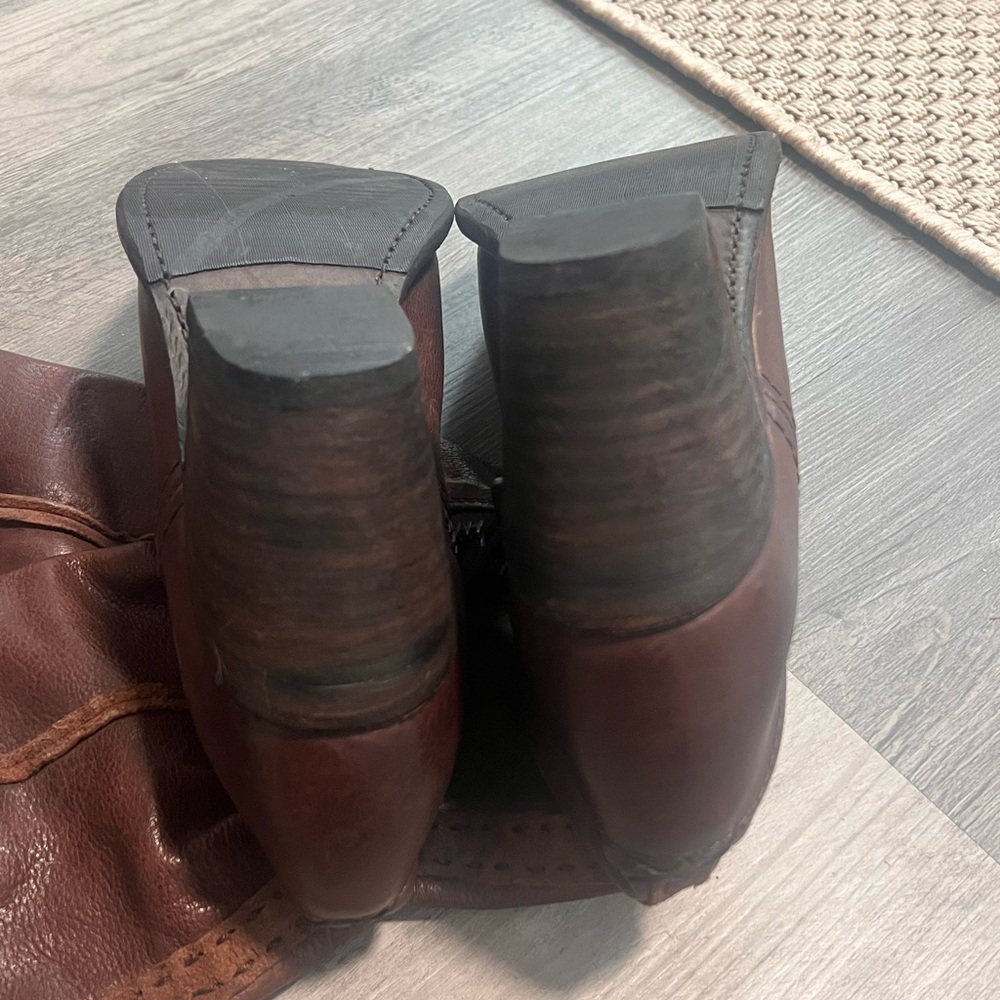 FRYE AND CO. Women's Brown Heeled Boots - Picture 2 of 5